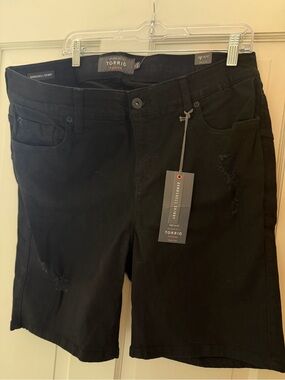 NWT Torrid Bombshell Skinny Short Black Distressed Size 18.